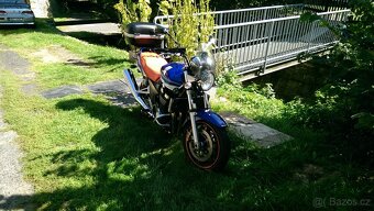 Suzuki GSX 1400 - 2