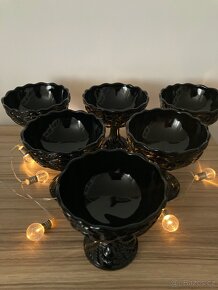 Prodám sadu 6 misek(porcelán),nové, cena 290 kč - 2