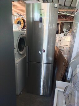 Prodám plně lednici značky SAMSUNG výška 180 cm-DOVEZU-- - 2
