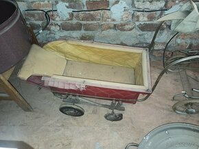Prodám starý kočárek na panenky - 2