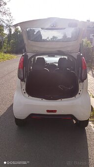 Peugeot i on EV - 2