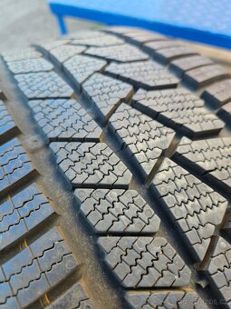 1ks zimní pneu Continnetal TS860 235/40 R19 - 2