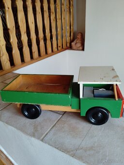 Dřevěné auto - 2