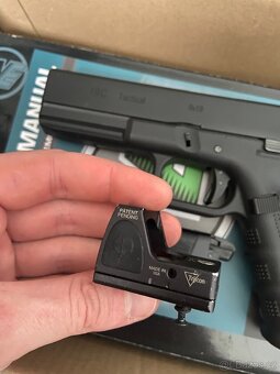 Glock 18c WE + příslušenství - 2
