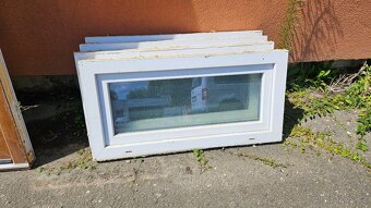 Okno PVC - 980x480 mm - STARŠÍ - 4 KS - 2