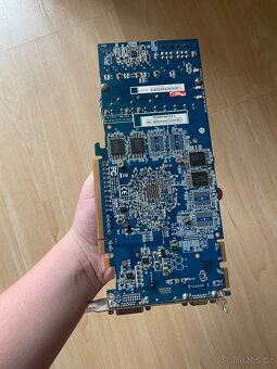 SAPPHIRE grafická karta - 2