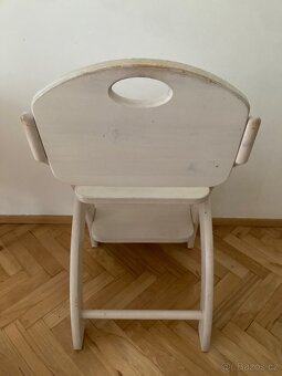 Drevena rostouci zidle bila - 2