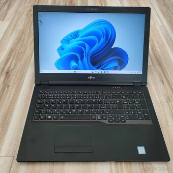 Fujitsu Siemens-15.6"/Intel i3-7th/8GB/256 GB SSD/Win 11 - 2