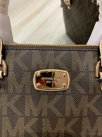 Kabelka Michael Kors do ruky - 2