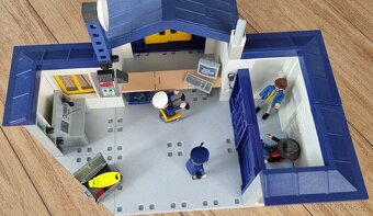 Playmobile policejní stanice - 2
