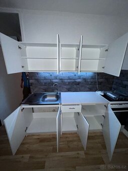 Bílá kuchyňská linka - 2