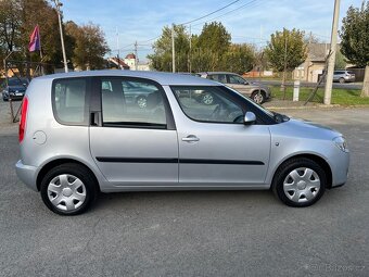 ŠKODA ROOMSTER 1. 6 MPI SERVISNÍ KNIHA 124.900 km - 2