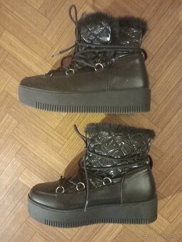 Dámské zimní boty/sněhule od CCC vel. 36 skoro nove - 2