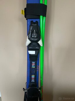 Lyže a hůlky a vázaní - 2