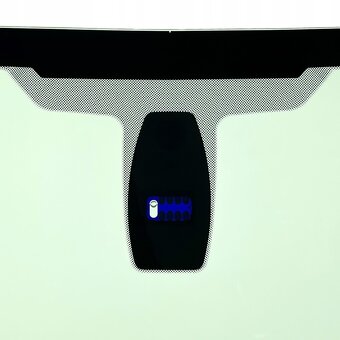 BMW X1 čelní sklo - 2