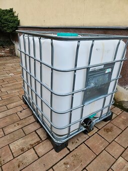 Nádrž na vodu 1000 l - 2