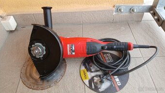 Úhlová bruska Milwaukee - 2
