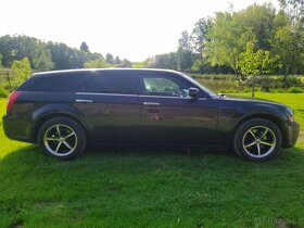 Dodge Magnum HEMI - 2