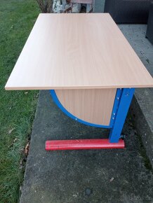 Prodám dětský rostoucí stůl - 2