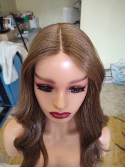 Nová vlnitá světle hnědá Lacefront paruka - 2