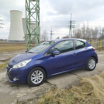 Peugeot 208 1.2 benzín 60kw, poctivých 136tkm, klima - 2