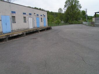 SKLADOVÉ A PARKOVACÍ PROSTORY - 2