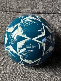 Mini míč Juventus Turín + 3x zdarma kniha - 2