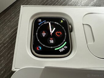 Apple Watch 7. generace 45mm TOP STAV, řemínky nepoužitý. - 2