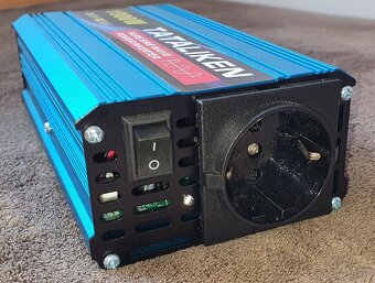Měnič napětí 12/220 V - 2