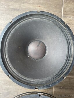 Basové reproduktory. - 2