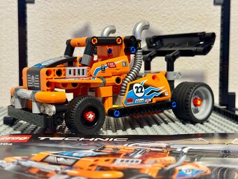 LEGO Technic 42104 - Závodní tahač - 2