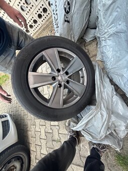 Kola: VW Touareg 3.0 TDI, R18, ET50, rozteč 5x130 - 2