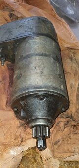 Praga V3S startér - 2