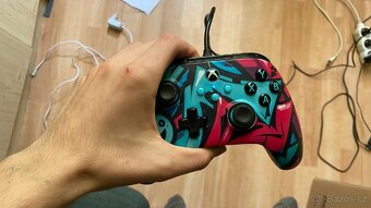 Xbox ovladač - 2