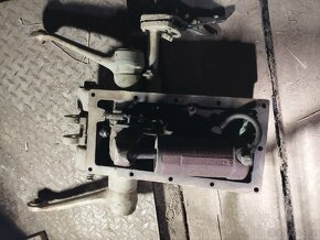 Víko hydrauliky - 2