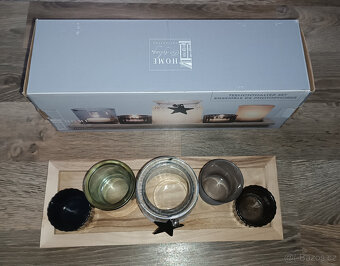 Sada svícnů na čajové svíčky na dřevěném tácu - 2