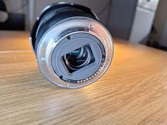 Sony 18–135mm OSS - 2