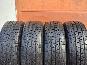 Celoroční Vredestein 215/70/15C + disky - 2