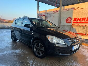 Kia Ceed 1.4i 80 KW. Rok 2010. Tempomat. Klima - 2