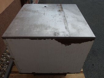 Kovový pracovní stůl - 2