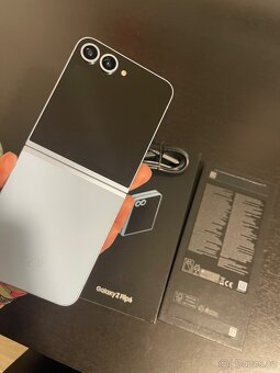 Samsung Galaxy Z Flip6 Modrý - 2