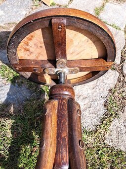 Stolička ke klavíru - 2