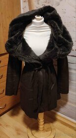 Zimní kabát s kožíškem vel. 36 - 2