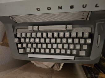 Psací stroj Consul - 2