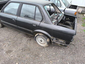 Bmw e30 karoserie bez TP - 2