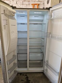 Americká Lednice s Ledovačem LG - 2