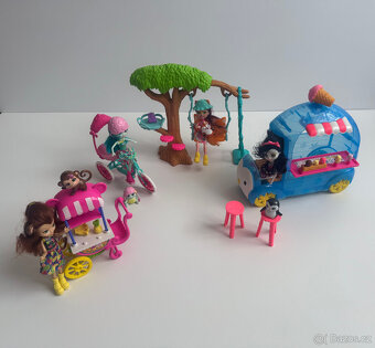Mix Enchantimals vozík, hřiště, tříkolka + 4 panenky - 2