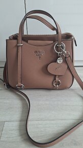 Guess LEANNE HWVY71 70050
- 2