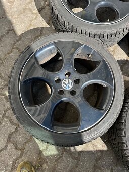 5x112 r18 225/40r18 Vw gti original - 2