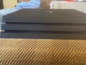 PlayStation 4 - 2